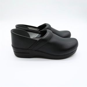 Dansko Women's Flat/Loafer